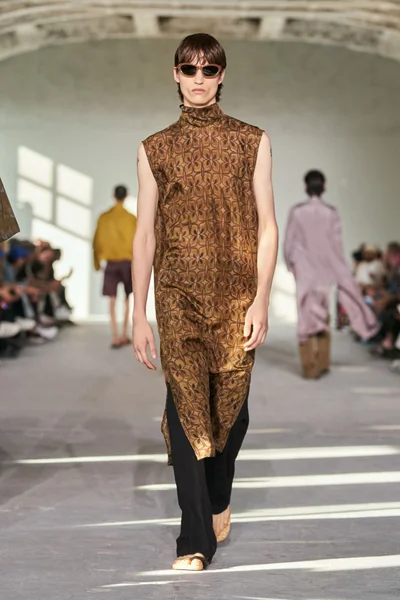 Look 46
